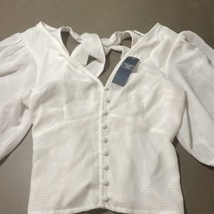 NWT Abercrombie Cropped Tie Back Blouse Size M